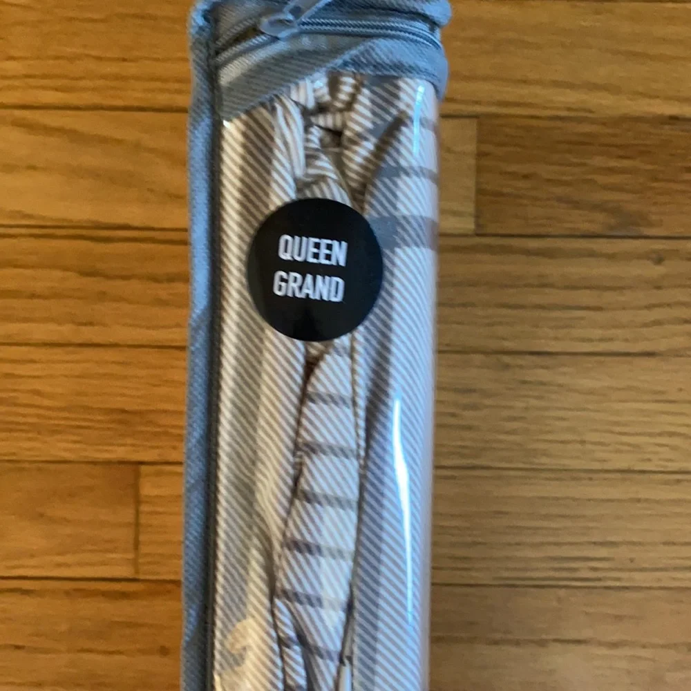 NEW! Queen Duvet Set, in Original Package